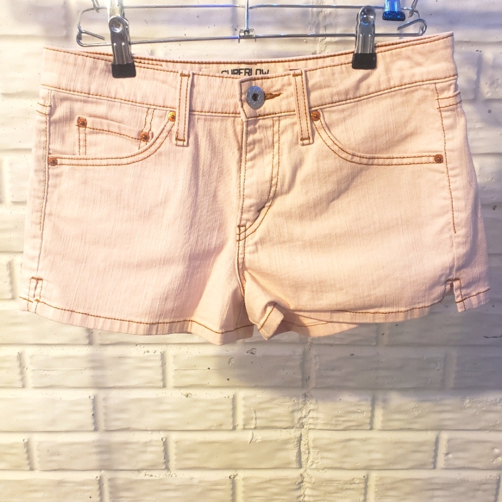 Levi's 518 'SUPERLOW' baby pink shorts Size 7